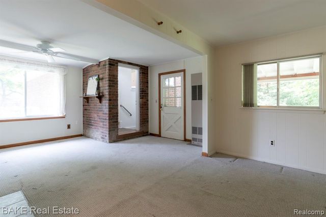 800 Parkview Drive, Plymouth, MI 48170