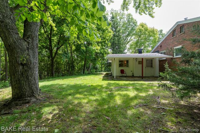 800 Parkview Drive, Plymouth, MI 48170