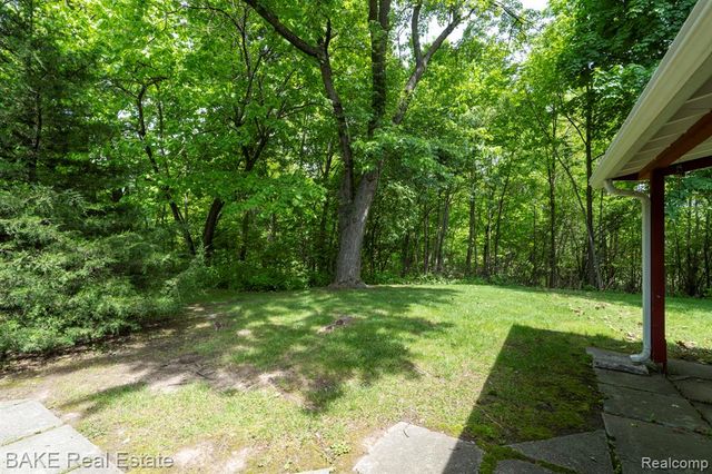 800 Parkview Drive, Plymouth, MI 48170
