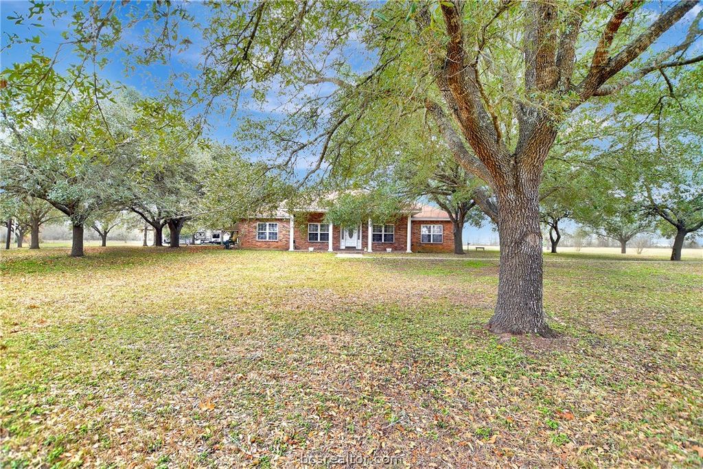 9310 South Business 6, Navasota, TX 77868 — exterior