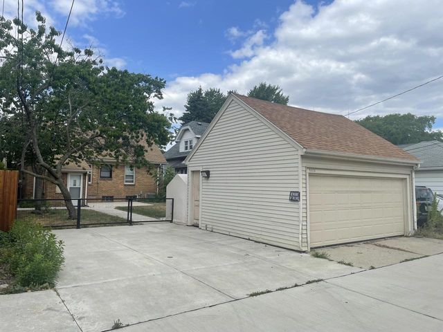 4626 N Ironwood LANE, Glendale, WI 53209
