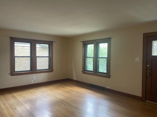 4626 N Ironwood LANE, Glendale, WI 53209