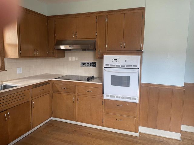 4626 N Ironwood LANE, Glendale, WI 53209