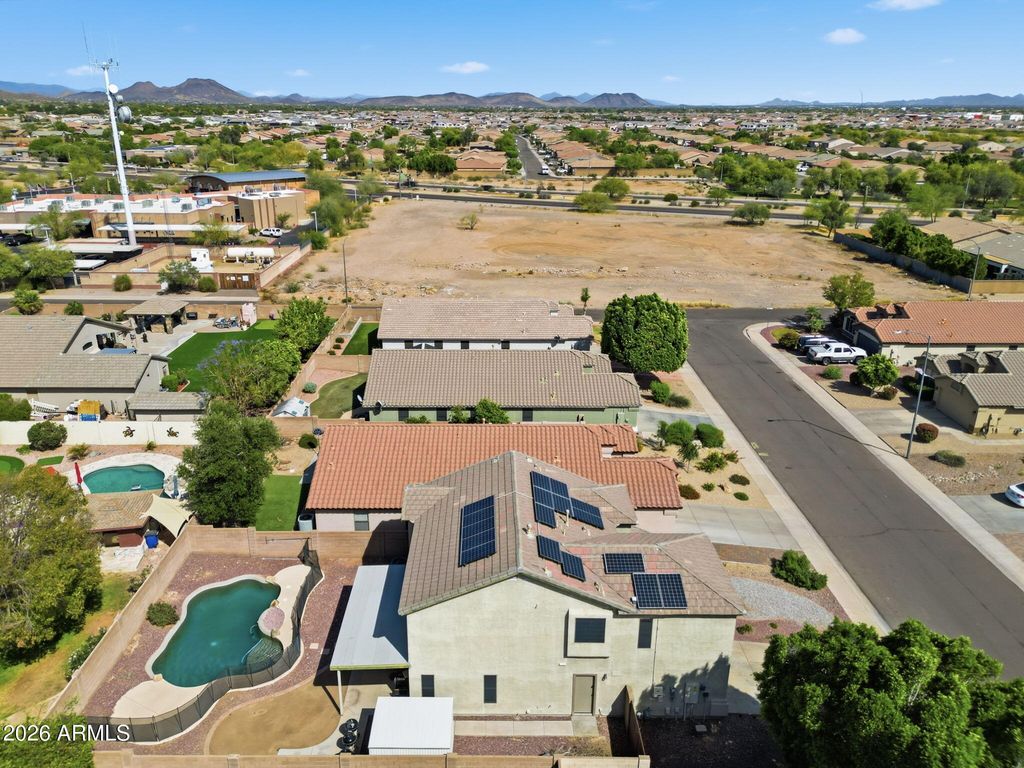 Image 40 of property listing at 10222 W JESSIE Lane, Peoria, AZ 85383