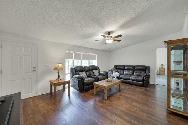 138 Cedar Court, Magnolia, TX 77355