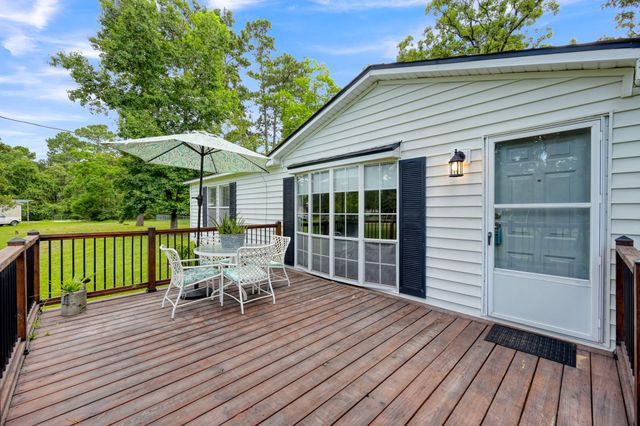138 Cedar Court, Magnolia, TX 77355