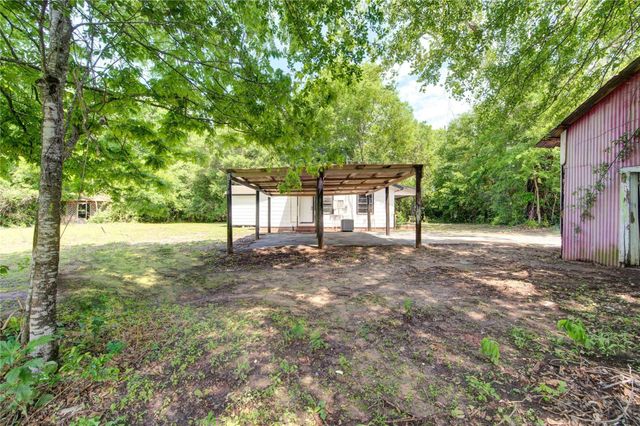 808 State Highway Loop 393, Goodrich, TX 77335