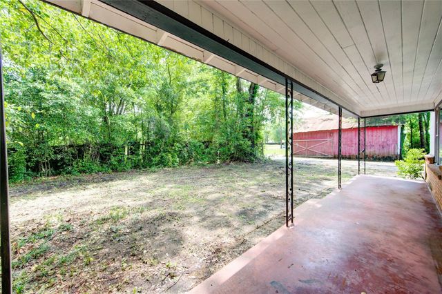 808 State Highway Loop 393, Goodrich, TX 77335