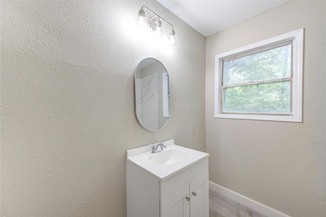 808 State Highway Loop 393, Goodrich, TX 77335