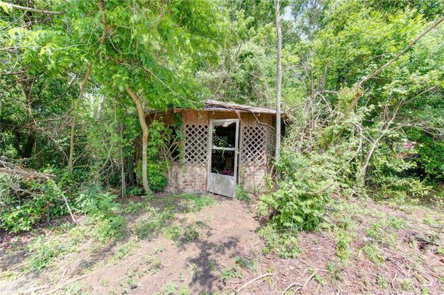 808 State Highway Loop 393, Goodrich, TX 77335