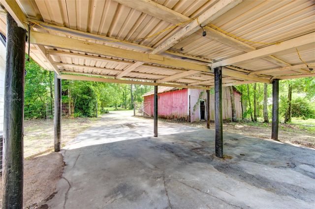 808 State Highway Loop 393, Goodrich, TX 77335