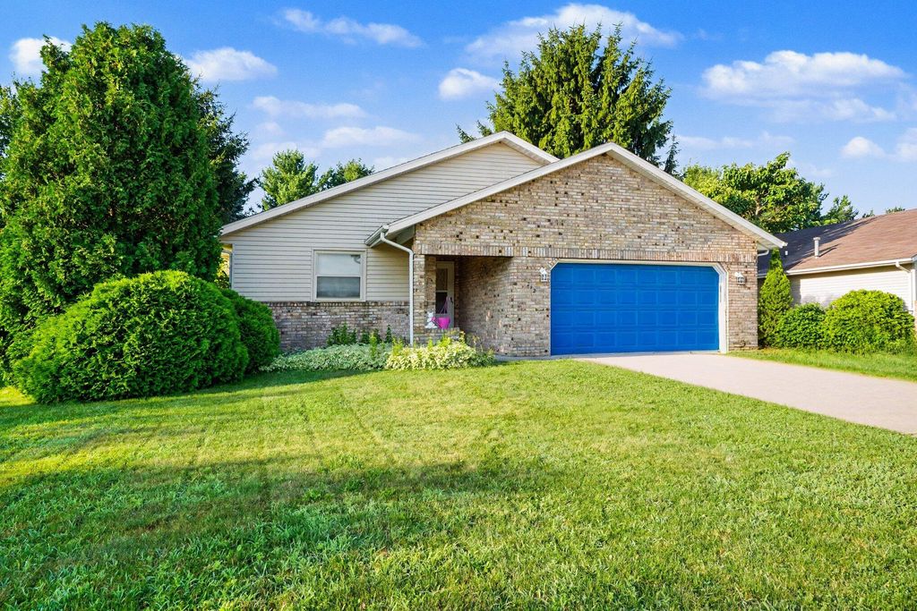 212 E Dunn Road, New Carlisle, IN 46552