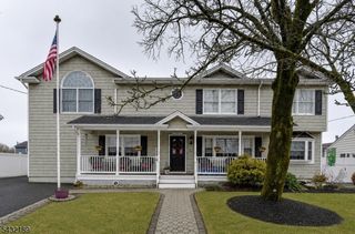 50 Winifred Dr, Totowa Boro, NJ 07512
