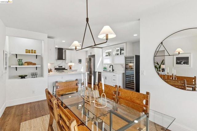 8301 Ney Ave, Oakland, CA 94605