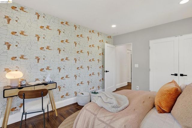 8301 Ney Ave, Oakland, CA 94605