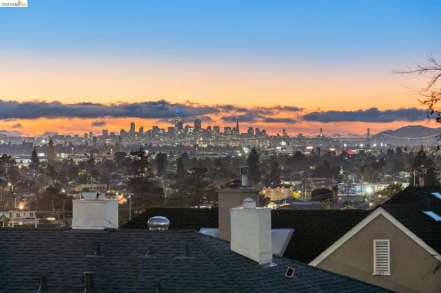 8301 Ney Ave, Oakland, CA 94605