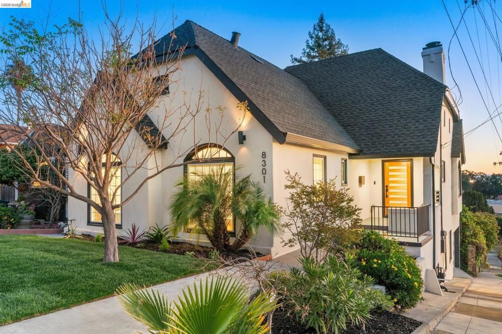 8301 Ney Ave, Oakland, CA 94605