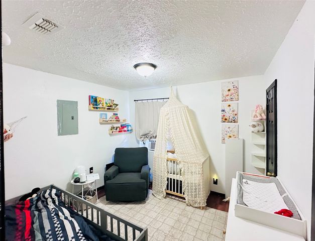 5032 Goodman Avenue, Fort Worth, TX 76107