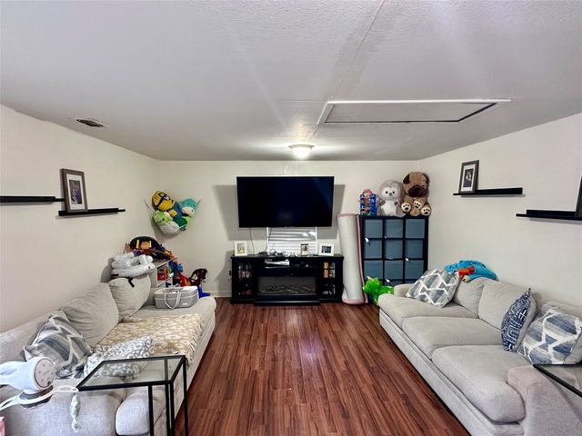 5032 Goodman Avenue, Fort Worth, TX 76107