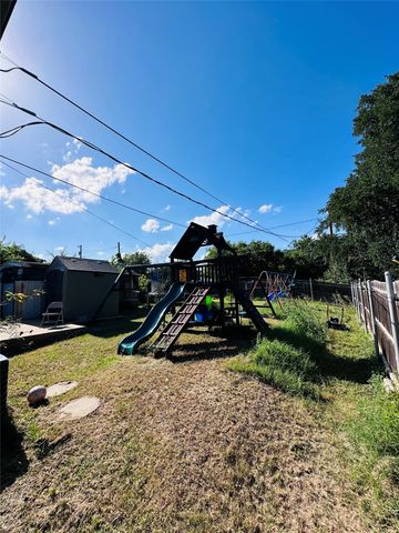 5032 Goodman Avenue, Fort Worth, TX 76107