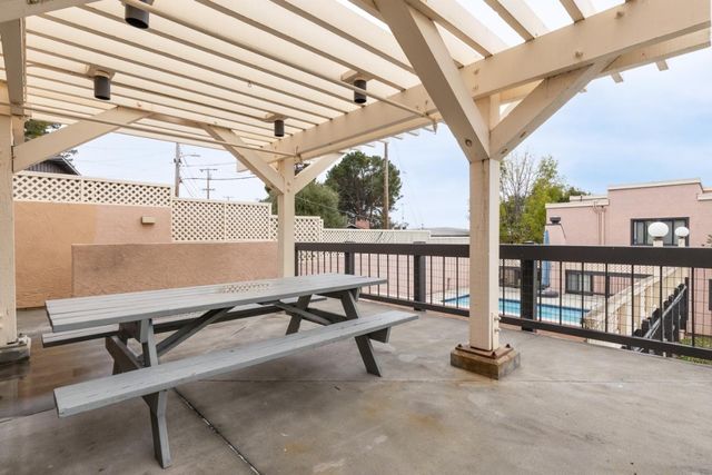 1 Laurel Street 102, San Carlos, CA 94070