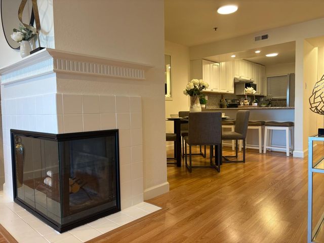 1 Laurel Street 102, San Carlos, CA 94070