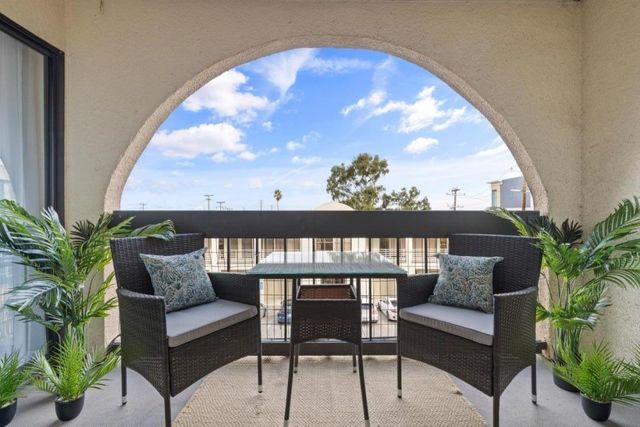 1 Laurel Street 102, San Carlos, CA 94070