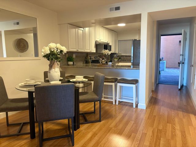 1 Laurel Street 102, San Carlos, CA 94070