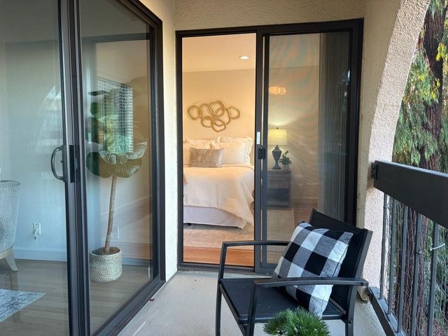 1 Laurel Street 102, San Carlos, CA 94070