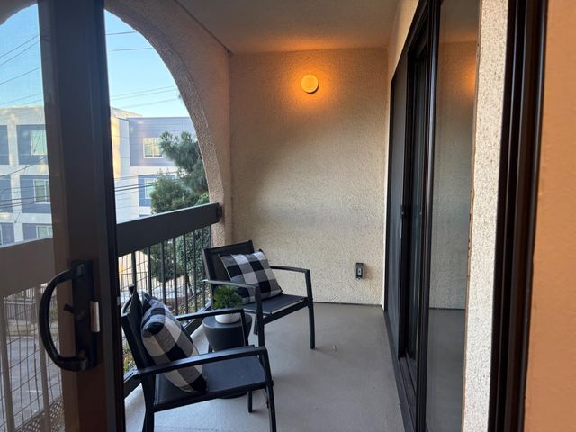 1 Laurel Street 102, San Carlos, CA 94070