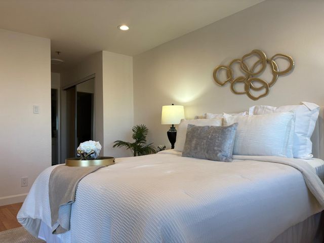 1 Laurel Street 102, San Carlos, CA 94070