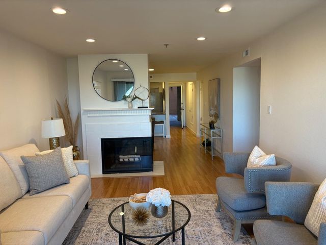 1 Laurel Street 102, San Carlos, CA 94070