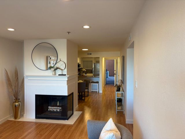 1 Laurel Street 102, San Carlos, CA 94070