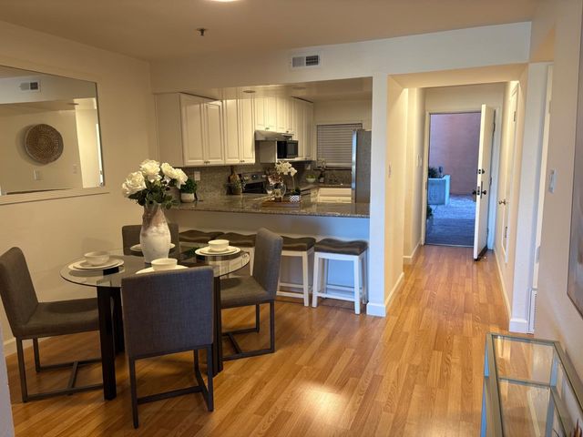 1 Laurel Street 102, San Carlos, CA 94070