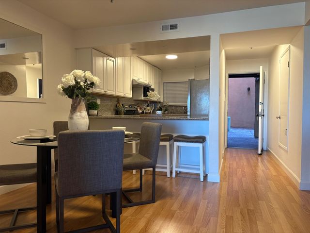 1 Laurel Street 102, San Carlos, CA 94070