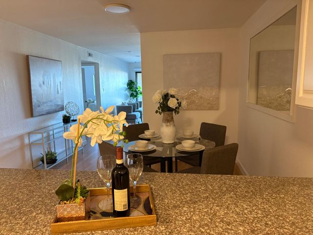 1 Laurel Street 102, San Carlos, CA 94070