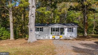 201 GRAINERY RD, Montross, VA 22520