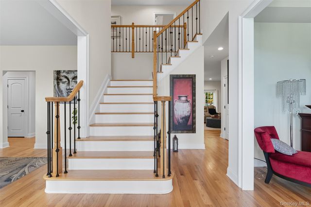 20 Winding Lane, Central Valley, NY 10917