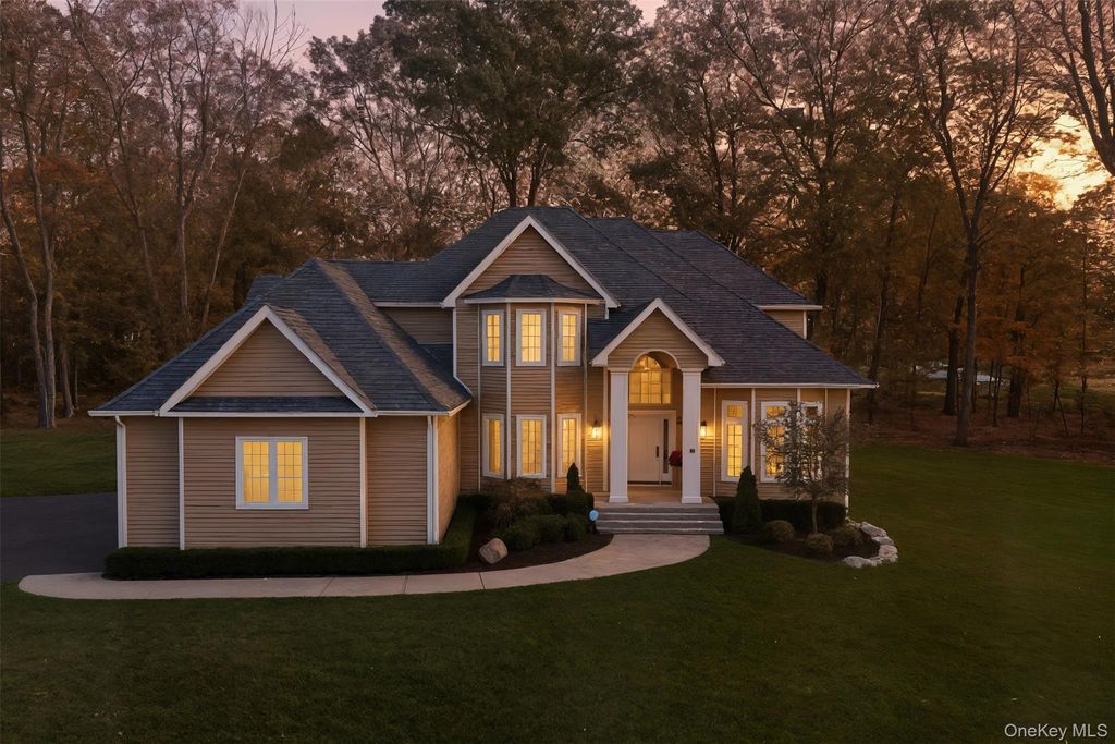 20 Winding Lane, Central Valley, NY 10917