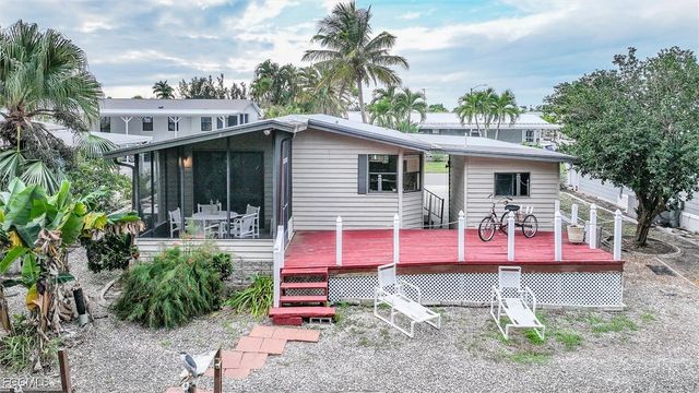7076 Drum DR, St James City, FL 33956