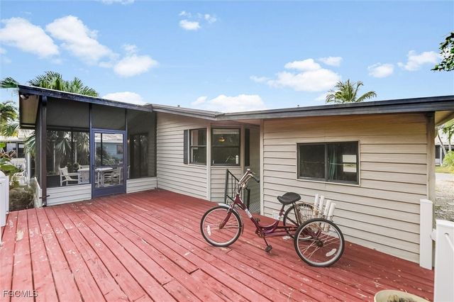 7076 Drum DR, St James City, FL 33956