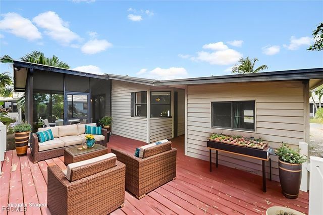 7076 Drum DR, St James City, FL 33956