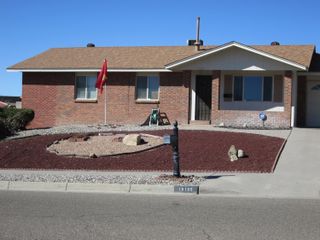 10105 MALAGUENA Lane NE, Albuquerque, NM 87111