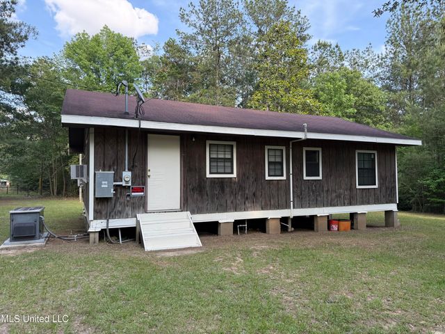 1135 Mudline Road, Magnolia, MS 39652
