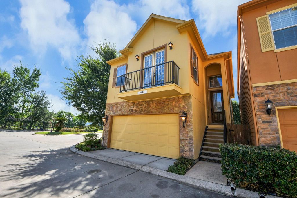 10815 Almeda Park Drive, Houston, TX 77045