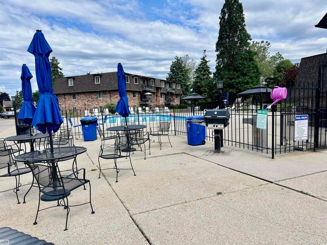 532 Riviera Drive 177, Saint Clair Shores, MI 48080