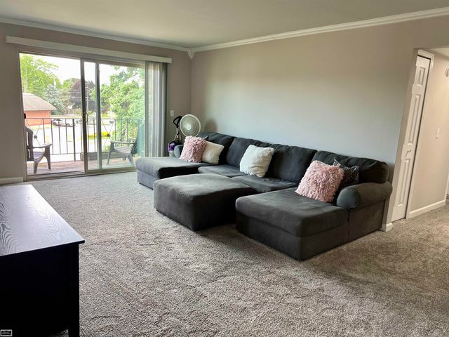 532 Riviera Drive 177, Saint Clair Shores, MI 48080