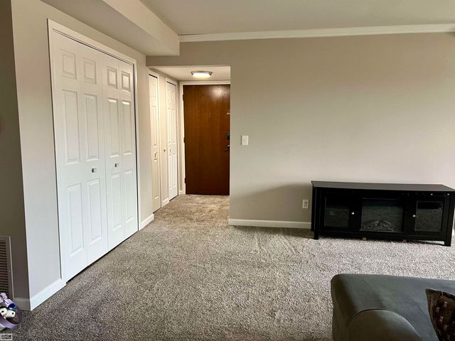 532 Riviera Drive 177, Saint Clair Shores, MI 48080