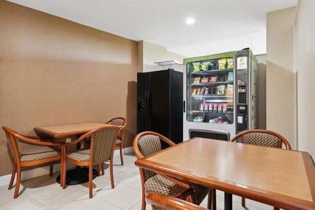 3000 N Ocean Drive 19-B, Singer Island, FL 33404