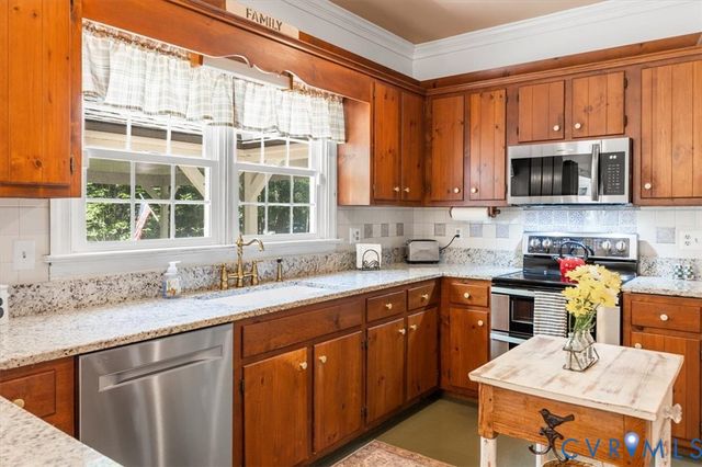 12041 Trailbrook Dr, Chesterfield, VA 23838
